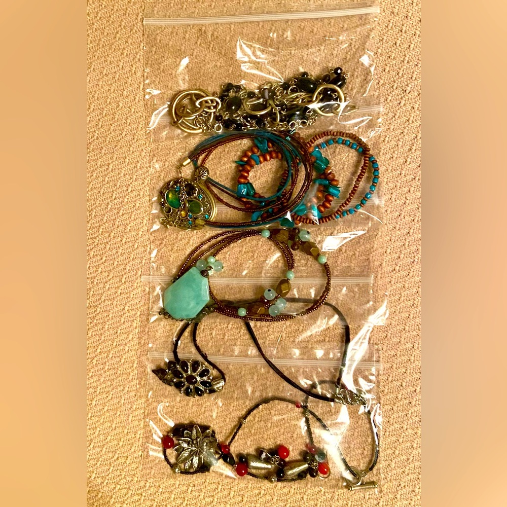 LOT of 5 fashion necklaces